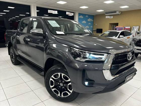 TOYOTA HILUX 2.8 D-4D TURBO DIESEL CD SRV 4X4 AUTOMÁTICO